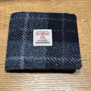 NWOT Glen Appin Harris Tweed Wool Wallet- Grey/ Black Tartan Pattern 4.75”x4”